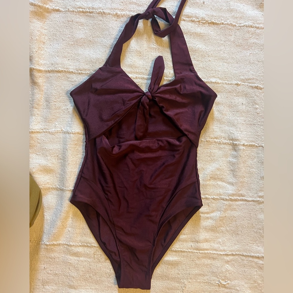Bikini Empire One Piece Size M